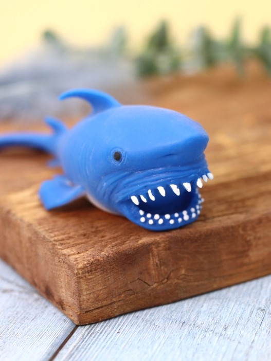 Мялка - антистресс «Stretch shark» 