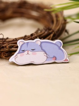 Значок ECO из дерева "Сонный хомячок"