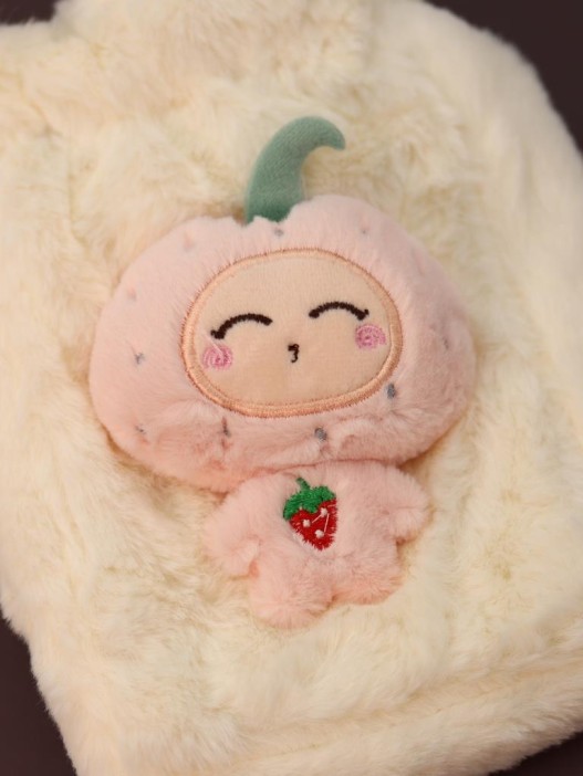 Грелка плюшевая с ремешком &quot;Plush friends&quot;, strawberries, 400 мл (21*15,2 см) 