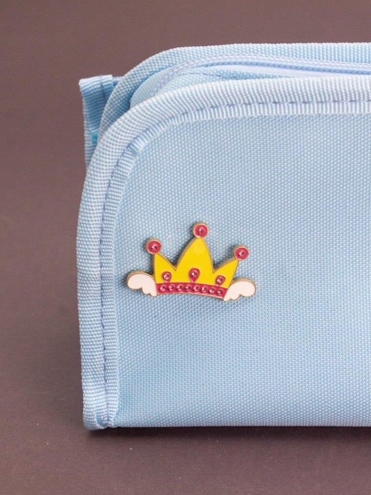 Значок металлический iLikeGift "Крылатая корона"