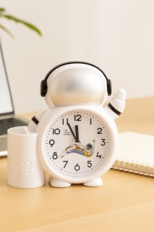 Часы-будильник с подставкой для канцелярии «Astronaut», white