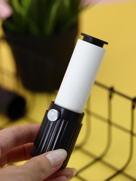 Ролик для чистки одежды компактный iLikeGift &quot;Black cylinder&quot;, (11*3 см) 