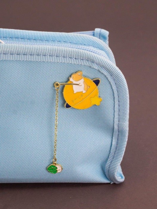 Значок металлический iLikeGift &quot;Puppy catches cabbage&quot; 