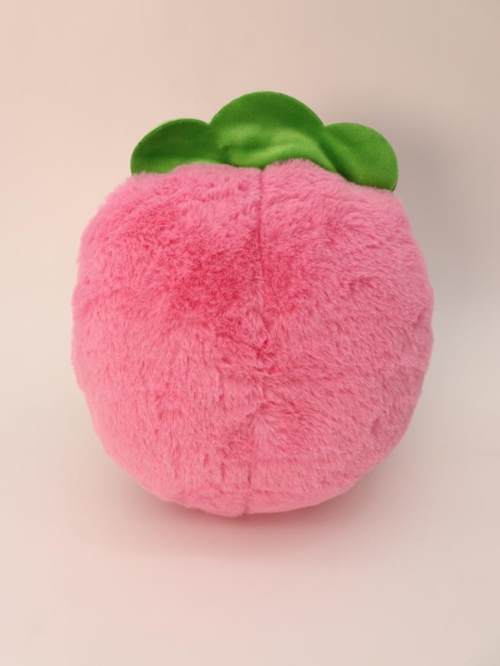Мягкая игрушка (3+) "Капибара с ягодкой", розовая, 20 см
