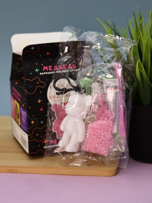 Алмазная мозаика на брелоке Draw Me! «Fuchsia bear», (4,5*3,5*8 см) 