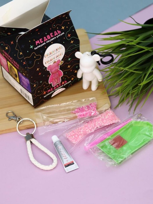 Алмазная мозаика на брелоке Draw Me! «Fuchsia bear», (4,5*3,5*8 см) 
