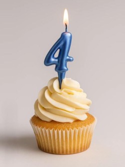 Свеча для торта "Овал" цифра 4 (синий), 8х4х1,2 см