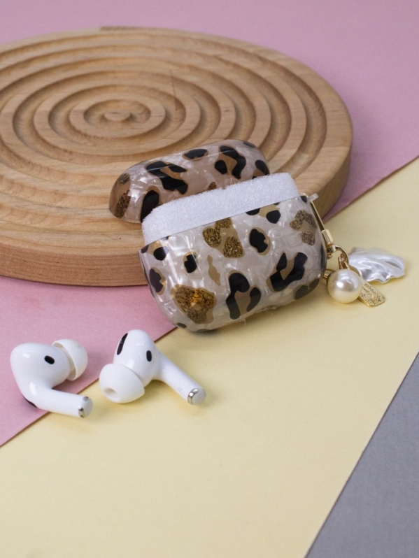Чехол для AirPods Pro "Leo print"