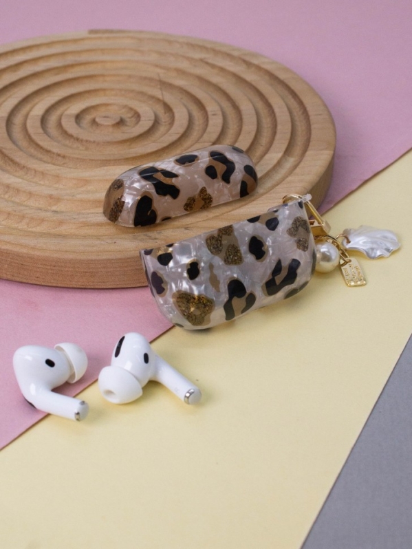 Чехол для AirPods Pro "Leo print"