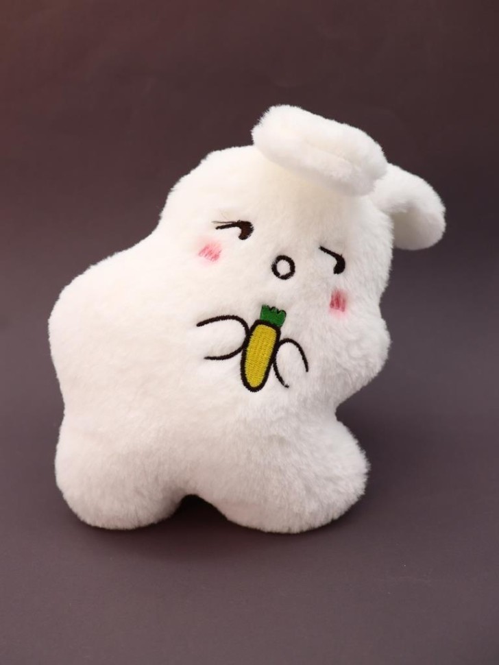 Мягкая игрушка (3+) "Кривой кролик с морковкой", 20 см