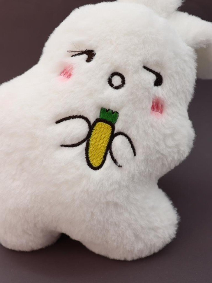 Мягкая игрушка (3+) "Кривой кролик с морковкой", 20 см