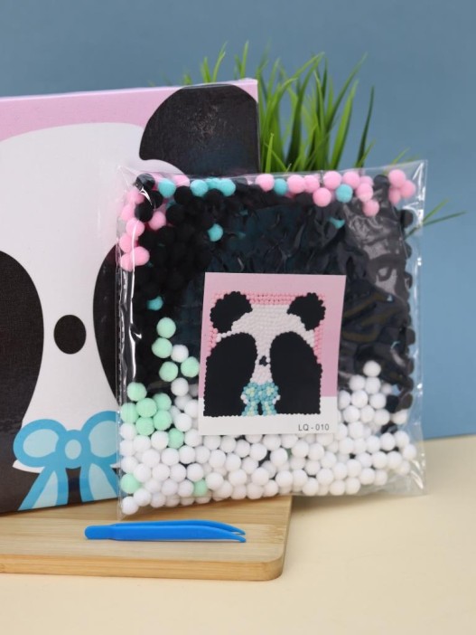 Картина из помпонов на подрамнике Draw Me! «Panda», (20 х 20 см) 