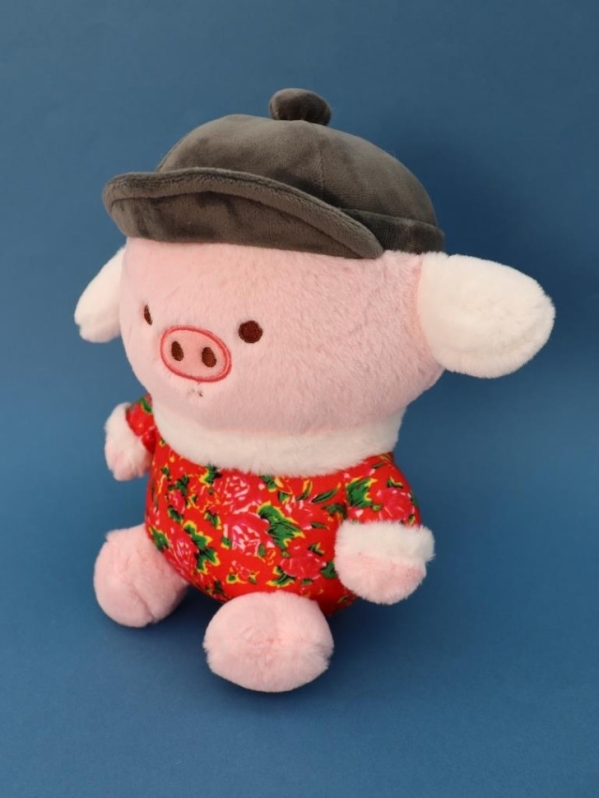 Мягкая игрушка "Зимняя свинья", красная, 23 см