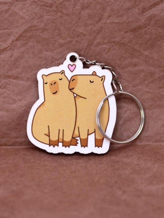 Брелок ECO из дерева «Capybara love» 