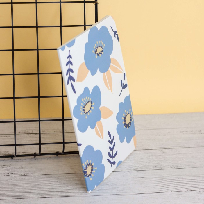 Тетрадь (A5) &quot;Wonderful blue flowers and leaves&quot;, (13.5*20.5) 