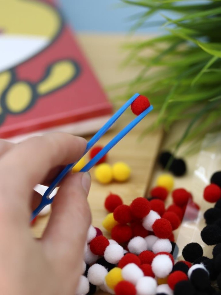 Картина из помпонов на подрамнике Draw Me! "Веселая лиса", (20 х 20 см)