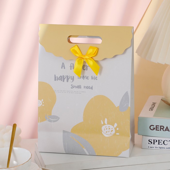 Пакет подарочный (M) &quot;Pastel flower&quot;, yellow (27*19.5*8.6) 