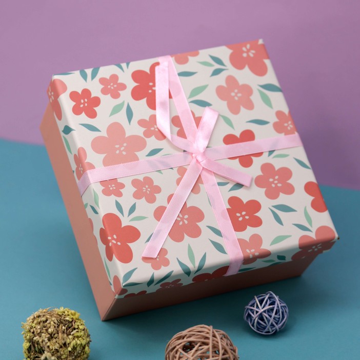 Подарочная коробка «Bloom flowers», 17*17*8 