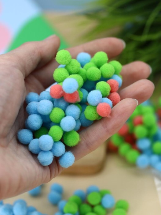 Картина из помпонов на подрамнике Draw Me! «Flower», (20 х 20 см) 