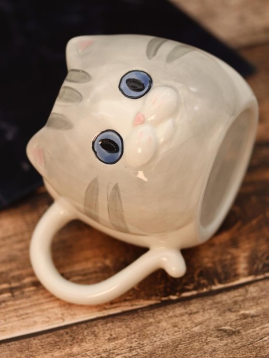 Кружка керамическая iLikeGift «Blue eyed cat», grey (410 мл) 