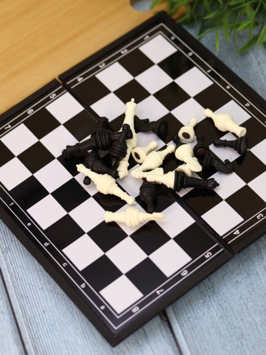 Игра настольная "Шахматы магнитные", 30*30 см 