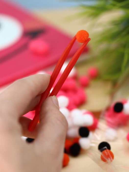 Картина из помпонов на подрамнике Draw Me! «Smile», (20 х 20 см) 