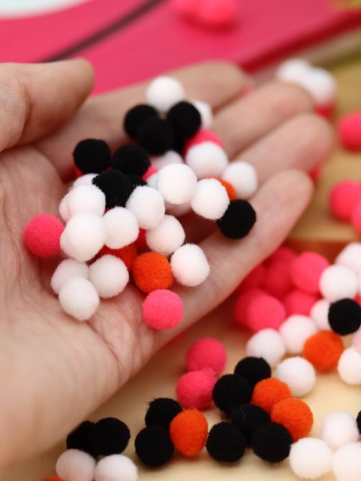 Картина из помпонов на подрамнике Draw Me! «Smile», (20 х 20 см) 