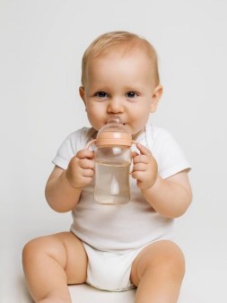 Бутылочка поильник с силиконовым носиком и ручками, pink (270 ml)