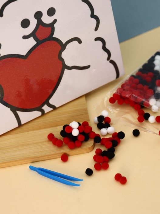 Картина из помпонов на подрамнике Draw Me! «Heart of a Dog», (20 х 20 см) 