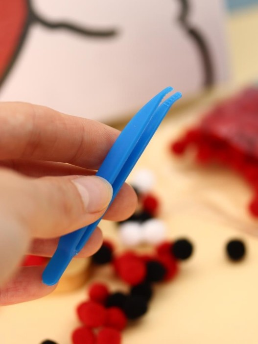 Картина из помпонов на подрамнике Draw Me! «Heart of a Dog», (20 х 20 см) 