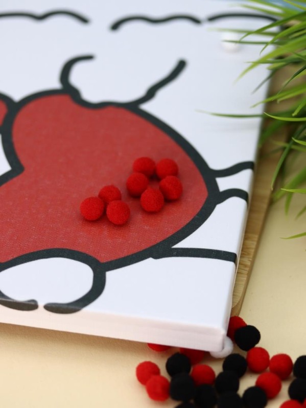 Картина из помпонов на подрамнике Draw Me! "Собачье сердце", (20 х 20 см)