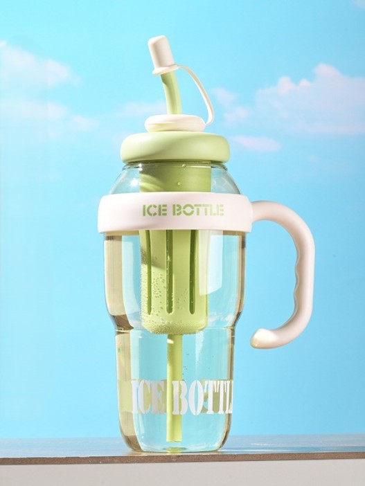 Бутылка с трубочкой &quot;IIce cream&quot; зелёная, 1400 мл 