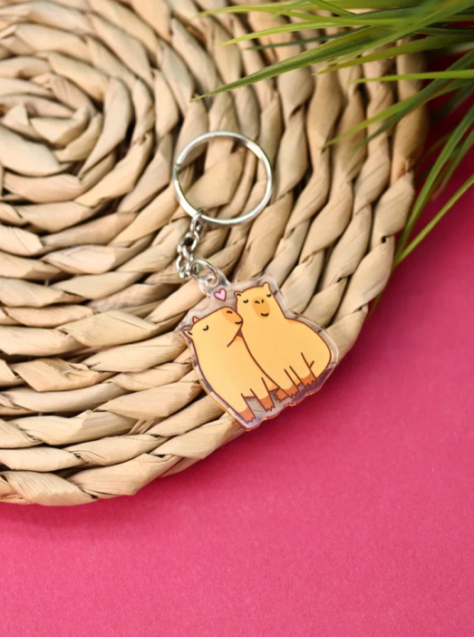 Брелок «Capybara love» 