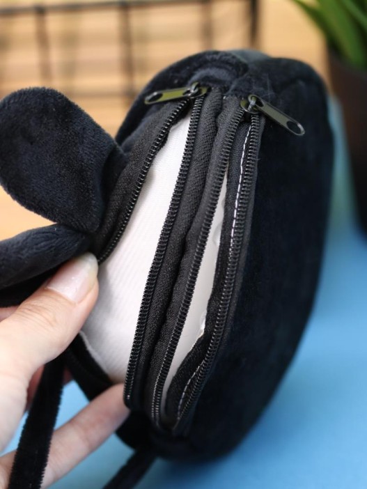 Сумочка плюшевая &quot;Black hare&quot;, black (10*12,5 cm) 