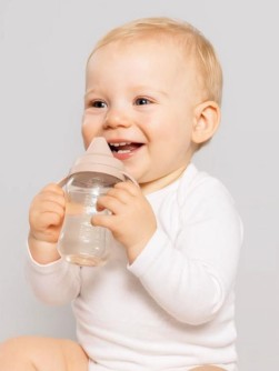 Бутылочка поильник-непроливайка с пластиковым носиком, pink (270 ml)