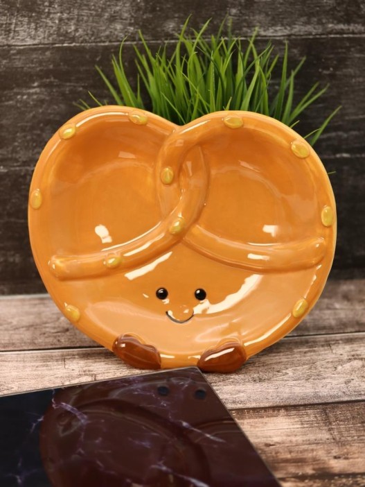 Тарелка керамическая iLikeGift «Sweet bagel», 20,3х17,2х2,5 см 