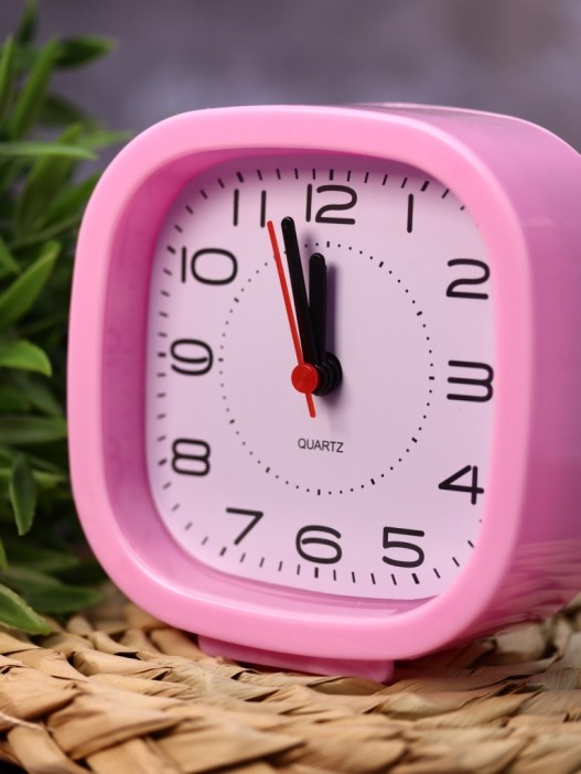 Часы-будильник «TimeTrek», pink (11х10,5 см) 