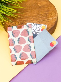 Держатель для карт "Клубничная мечта" (6,5 х 10,4 см)