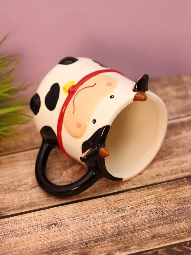 Кружка керамическая iLikeGift "Круглая корова", черная, 410мл