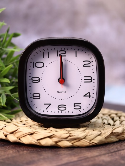 Часы-будильник «TimeTrek», black (11х10,5 см) 