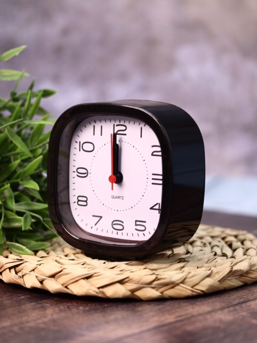 Часы-будильник «TimeTrek», black (11х10,5 см) 