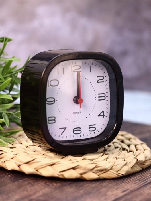 Часы-будильник «TimeTrek», black (11х10,5 см) 