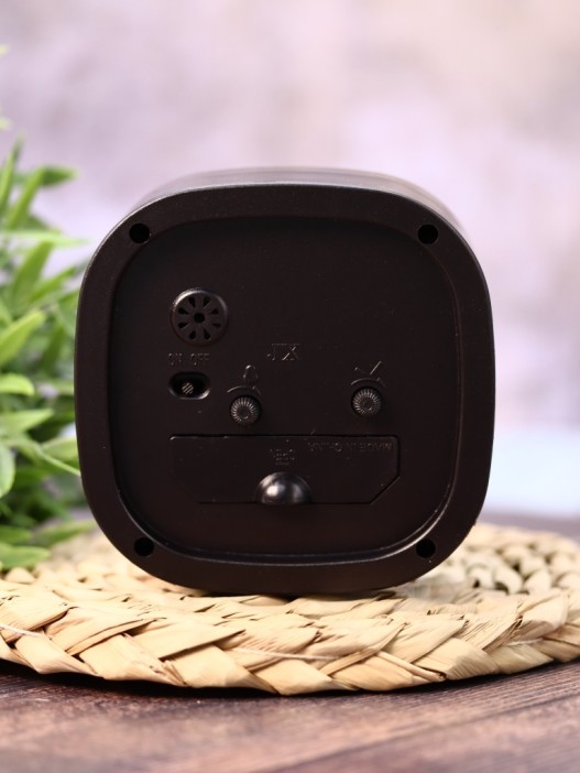 Часы-будильник «TimeTrek», black (11х10,5 см) 