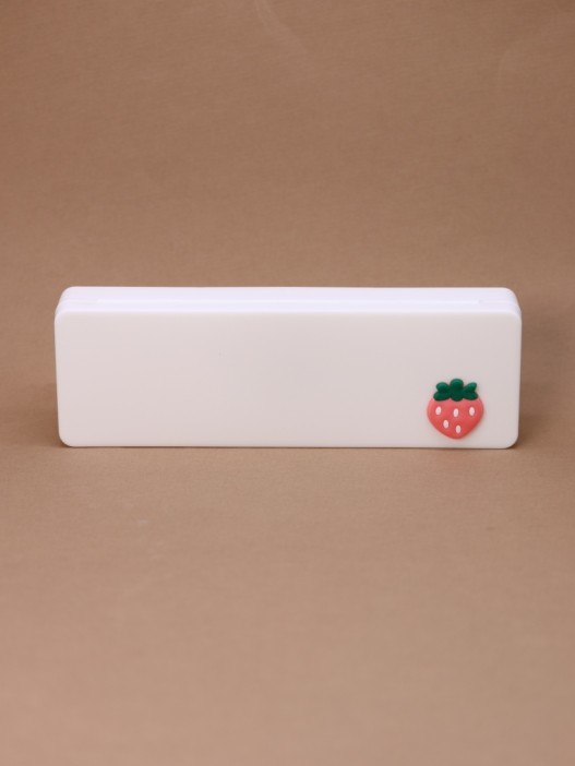 Пенал пластиковый &quot;Tiny strawberry&quot;, white 
