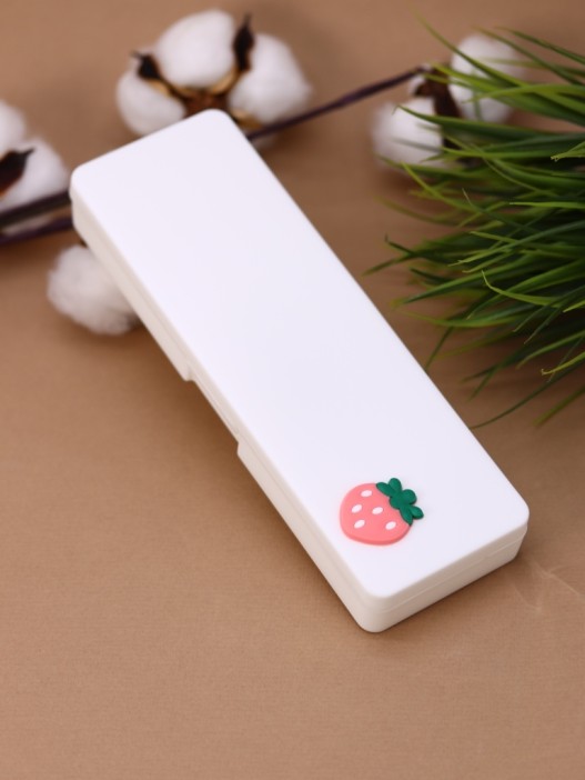 Пенал пластиковый &quot;Tiny strawberry&quot;, white 