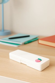 Пенал пластиковый "Tiny strawberry", white