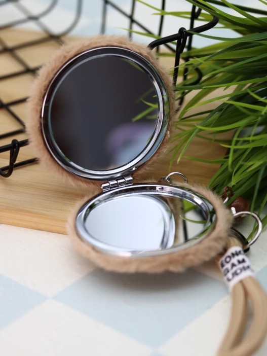 Плюшевое раскладное зеркало с брелоком &quot;Bear&quot;, коричневое (7*7 см) 