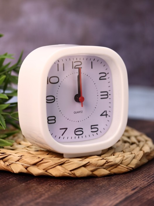 Часы-будильник «TimeTrek», white (11х10,5 см) 