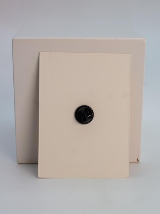 Значок металлический iLikeGift &quot;Hare strawberry&quot; 