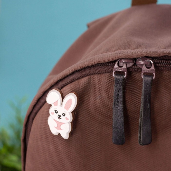 Значок ECO из дерева "Bunny" 